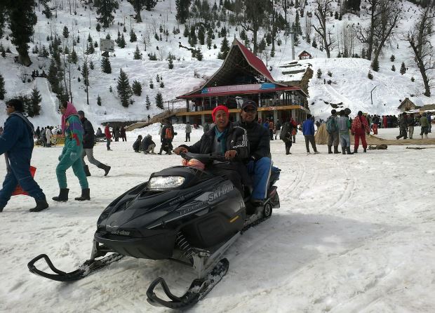Winter sports at at Manali