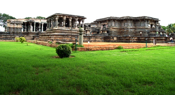 Halebid Hoysaleshwara  temple outside
