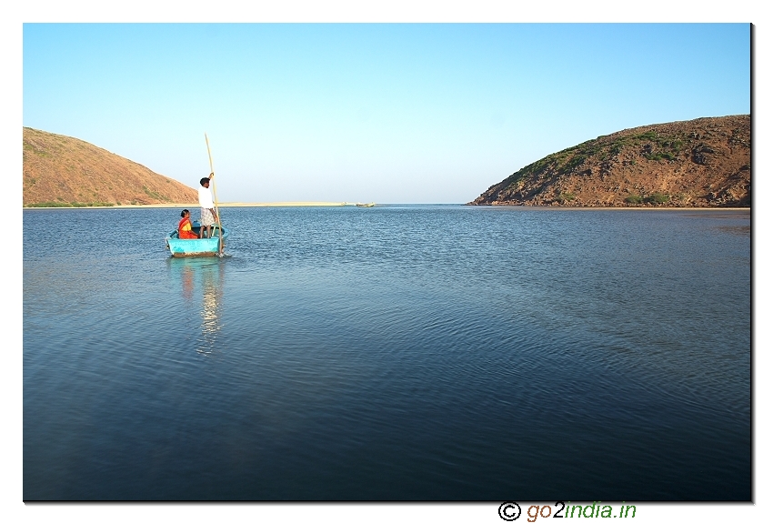 Small boat at Bangarammapalam Beach