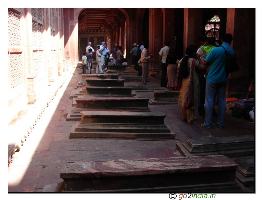 graveyard  inside Fatehpur Sikri