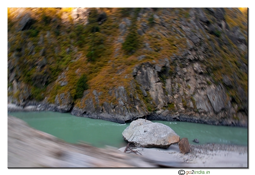 River by the side of the road towards Gangotri 