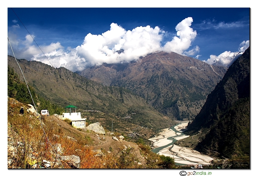 Uttarkashi to Gangotri Temple road 