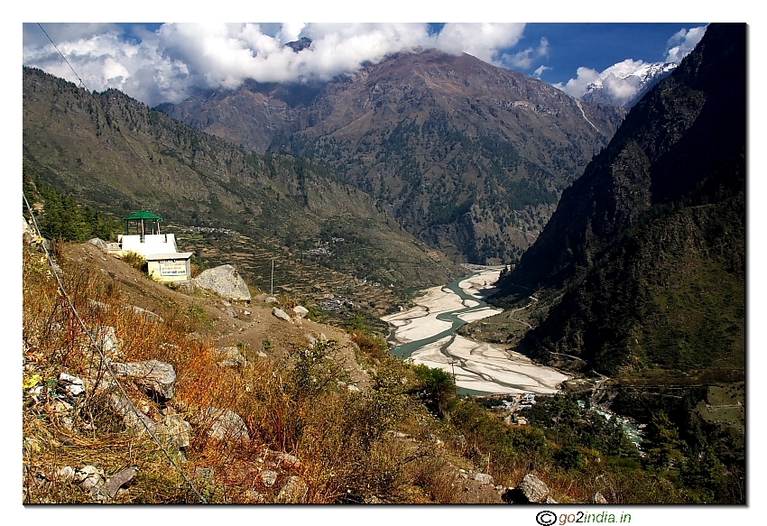 Uttarkashi to Gangotri Temple road 