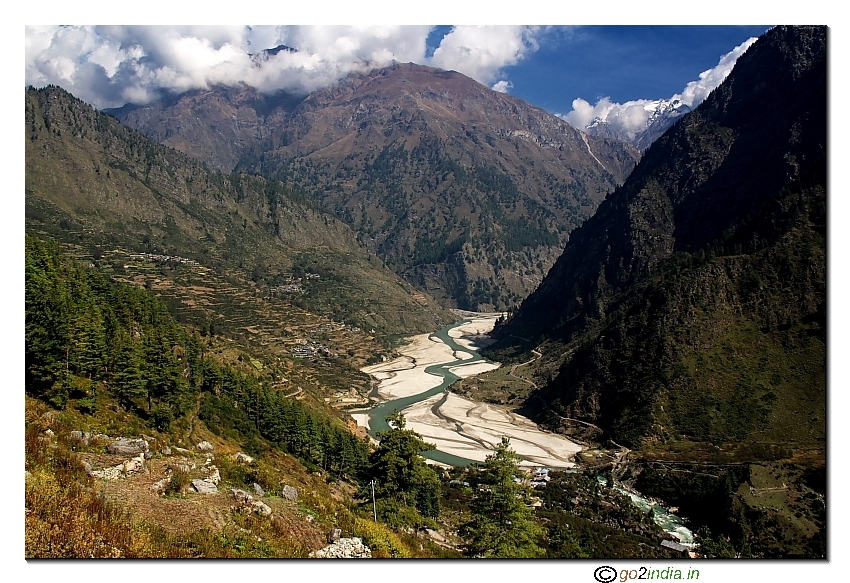 Uttarkashi to Gangotri Temple road 