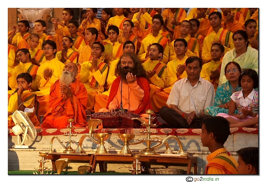 Ganga Arati at Parmath Niketan Rishikesh