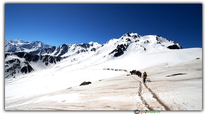 Sar pass crossing