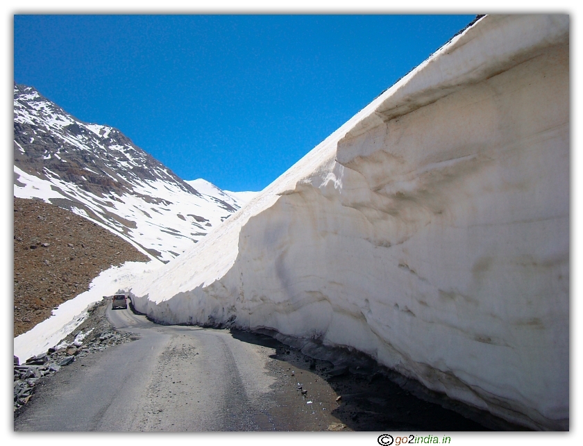 Manali to Leh by road 