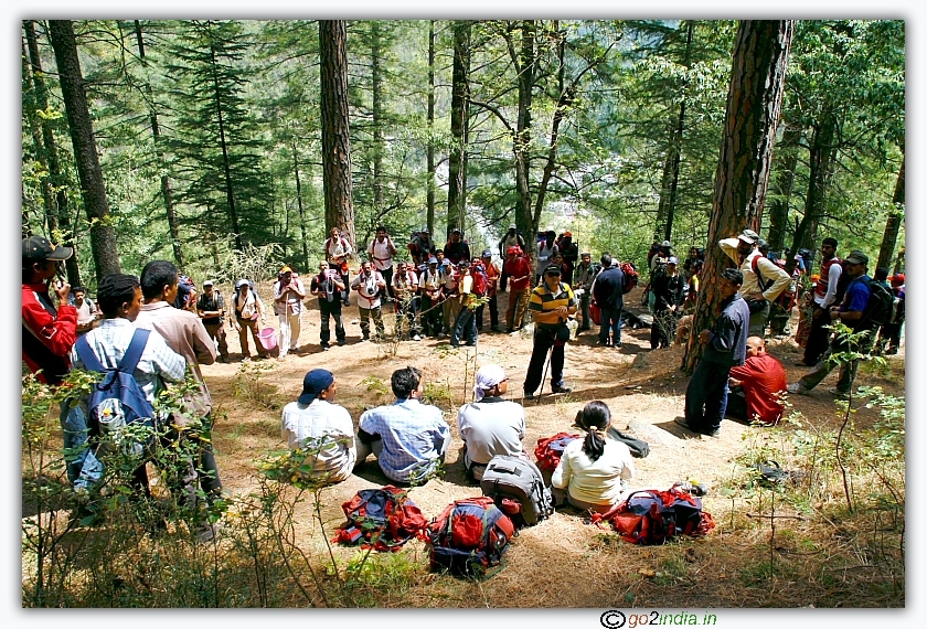 Trekkers assembling at the end point during acclimatization trek