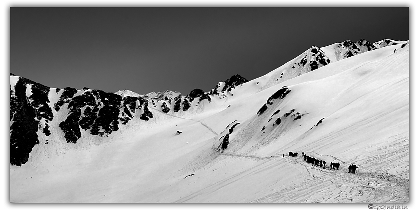 Before crossing Biskeri Pass