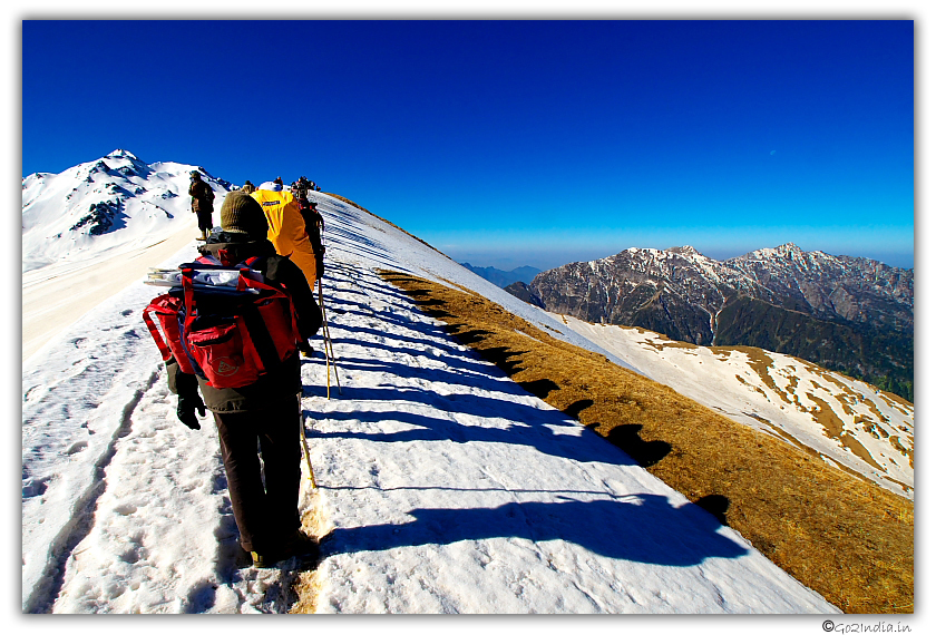 Right side Himalayan valley at Sar pass peak
