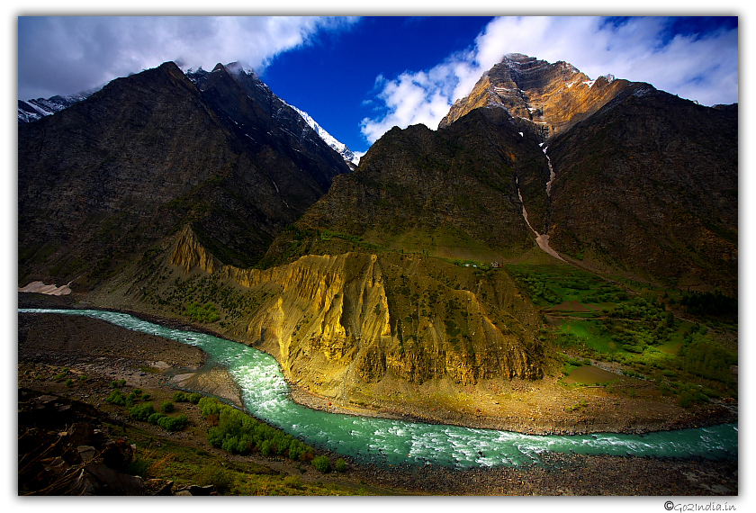 Monster Himalayan mountains on the way to Trilokinath