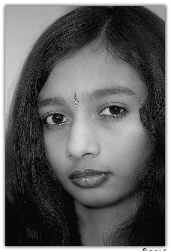 Girl portrait taken using Canon 5D and 70-200 f4L NON-IS USM