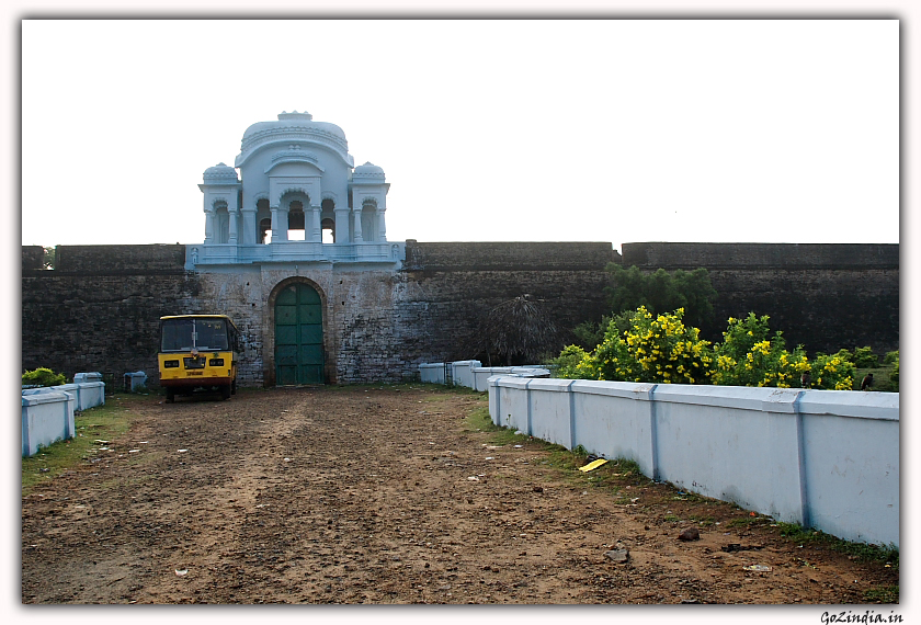 The far view of the palace at Bobbli