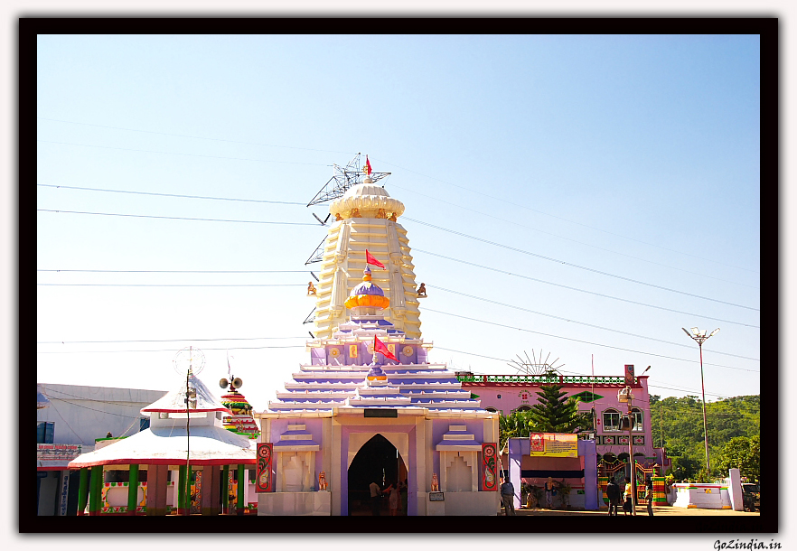 A temple on the way 