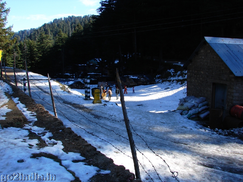 Snow at Lakarmandi