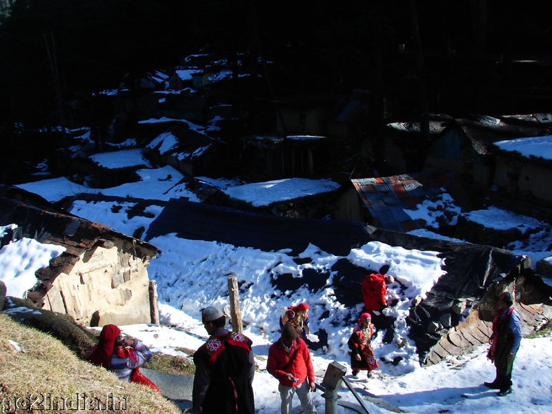 Fun with snow at Lakarmandi