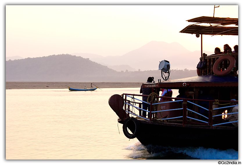 Evening time and the boat 