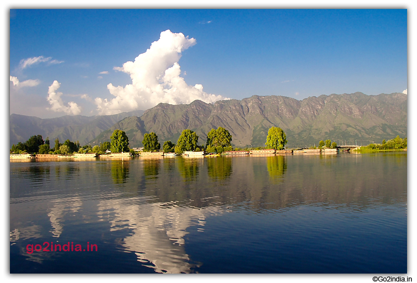 Full of Houseboats by the side of Dal Lake