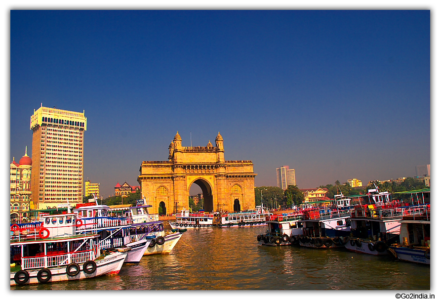 Hotel Taj and Gateway from Sea 
