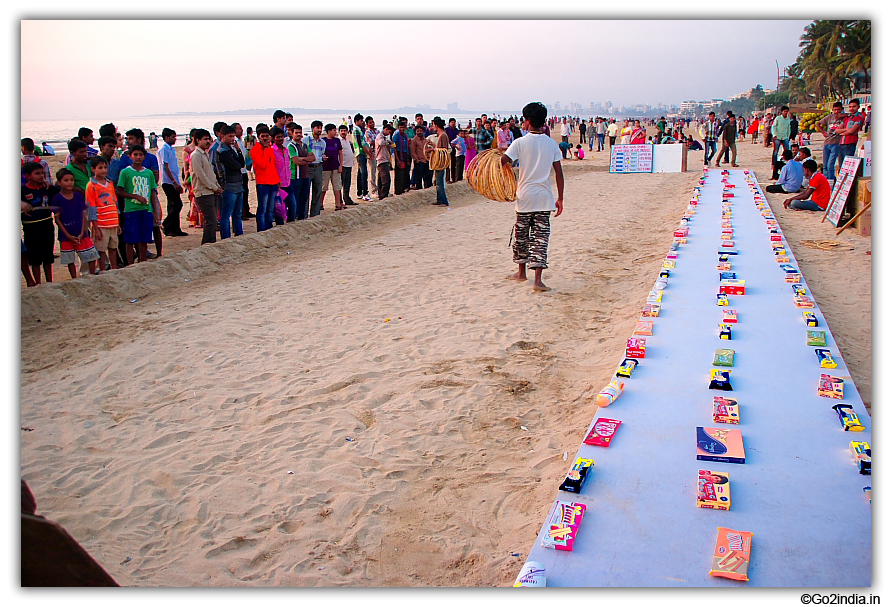 Juhu beach area , games to play 