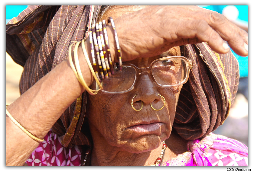Old lady in market 