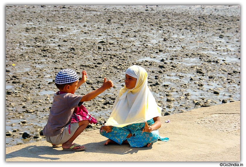 Kids near Haji Ali Dargha Mumbai 