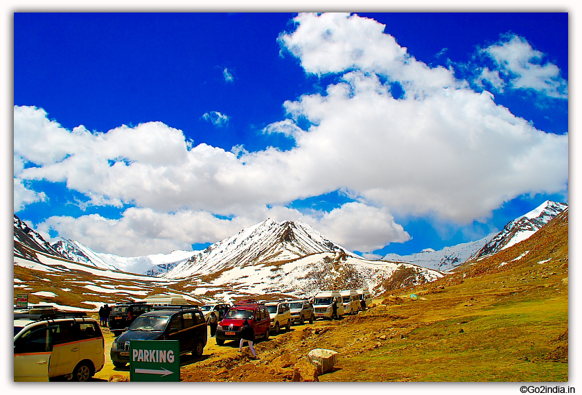 After Khardungla Pass towards Northpoolu