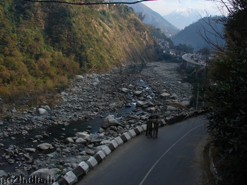 Reoad between Chamba and Mangla